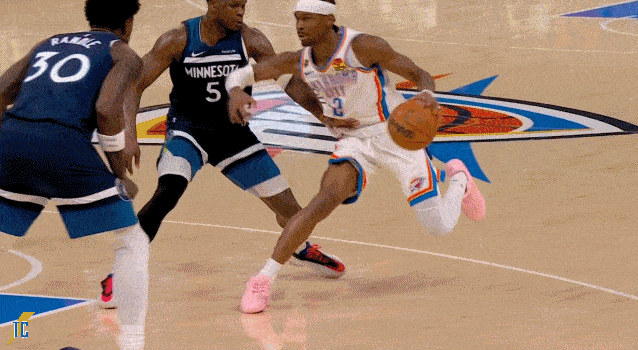 星空体育-华子亲手送亚历山大20+！这眼神，是要弑父啊！|吉安尼斯·安特托孔波|雄鹿|步行者|NBA|雷霆_新浪体育_新浪新闻